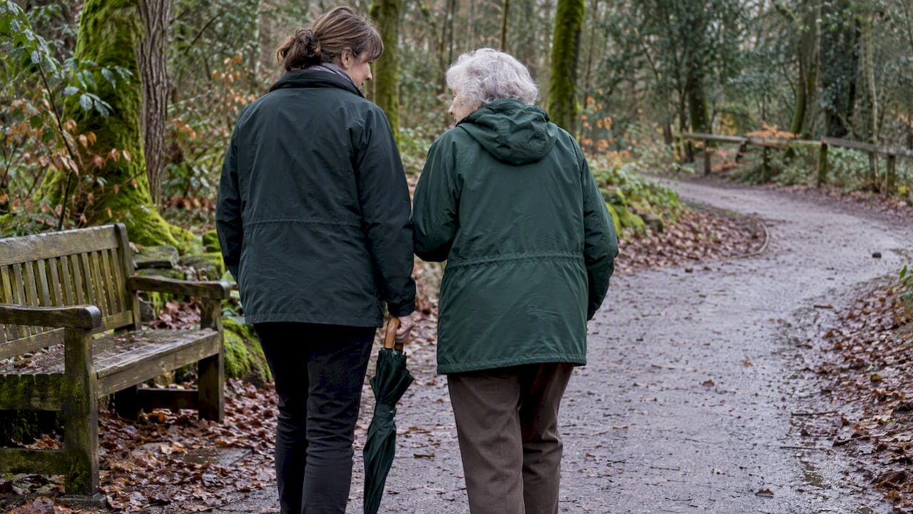 20 Minute Dementia Friendly Outings for UK Carers: Nature First